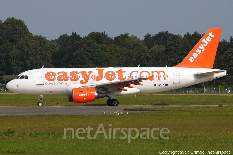 easyJet Airbus A319-111 (G-EZBY) | Photo 17763