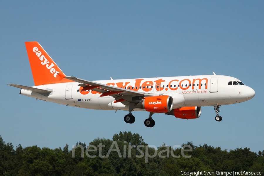 easyJet Airbus A319-111 (G-EZBY) | Photo 29694