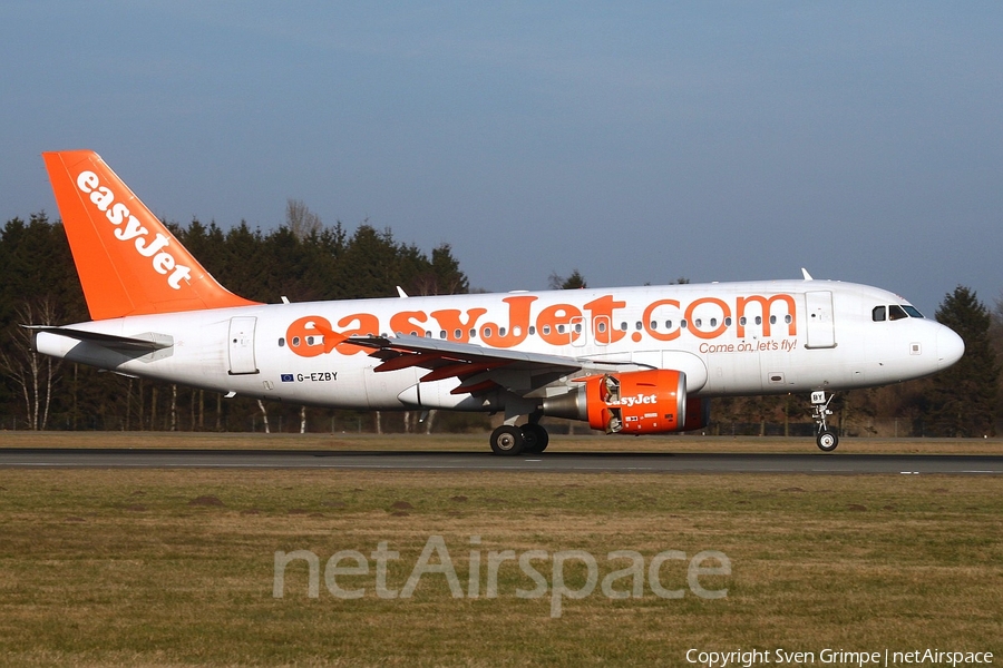 easyJet Airbus A319-111 (G-EZBY) | Photo 42720