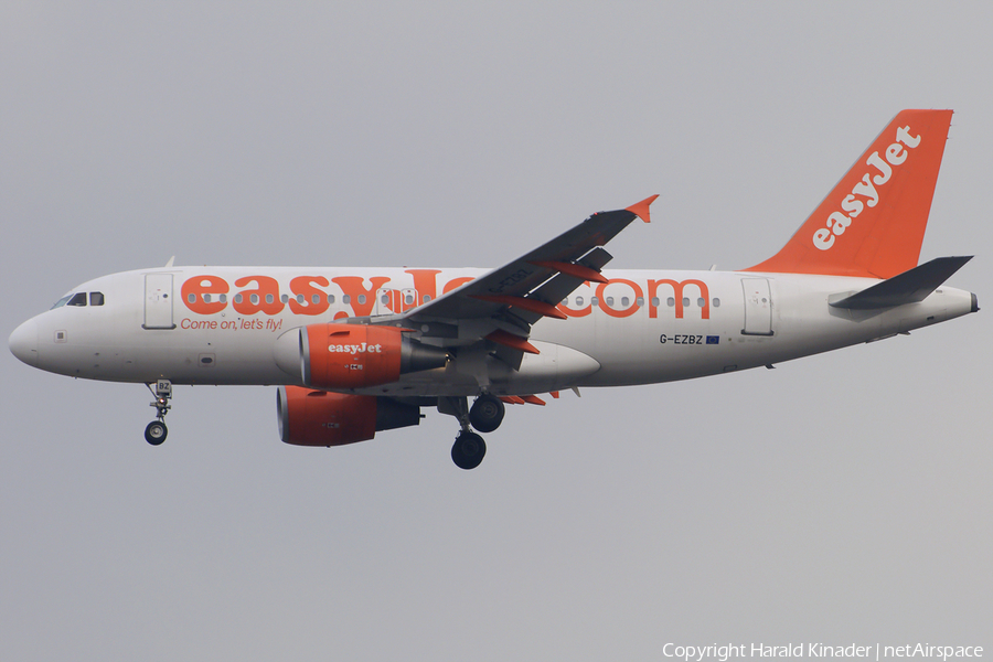 easyJet Airbus A319-111 (G-EZBZ) | Photo 311211