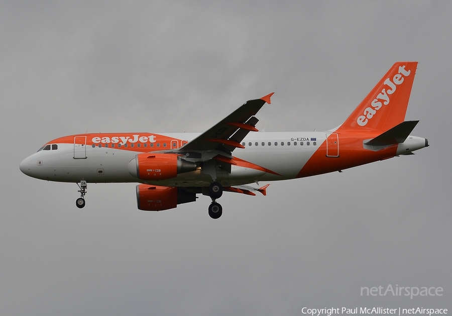 easyJet Airbus A319-111 (G-EZDA) | Photo 76712