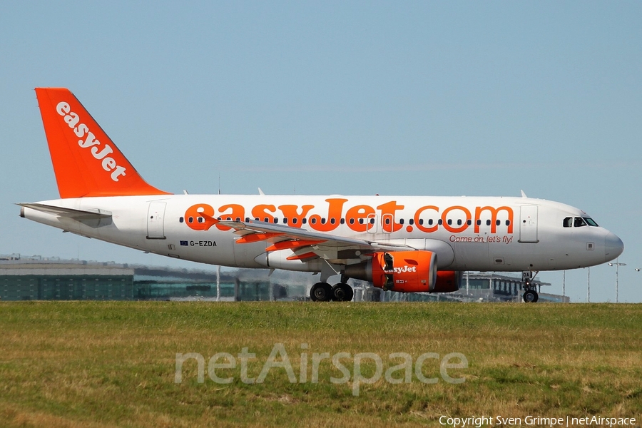 easyJet Airbus A319-111 (G-EZDA) | Photo 18133