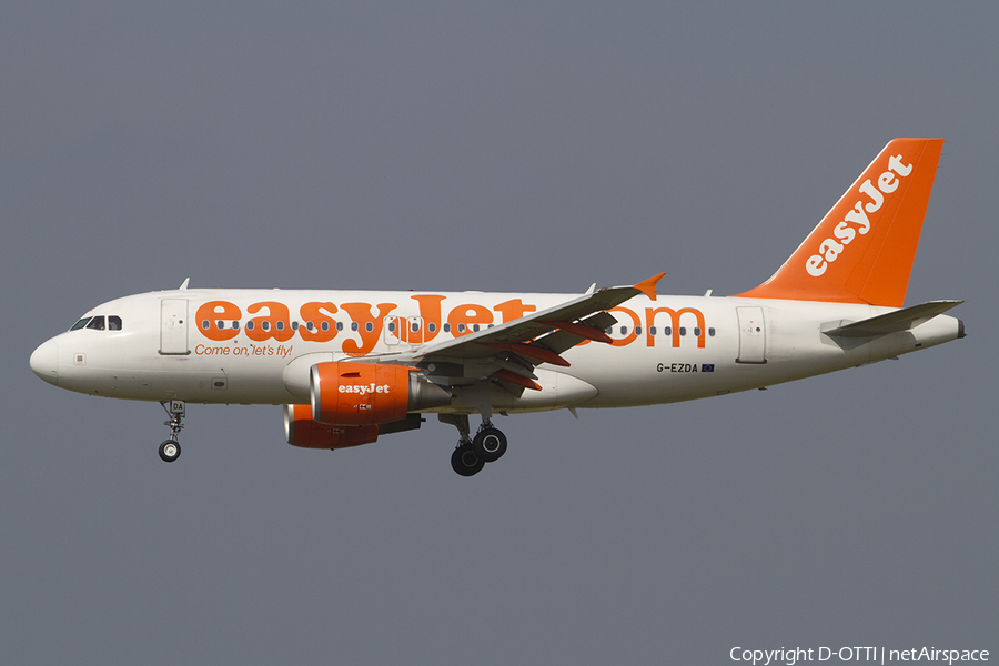 easyJet Airbus A319-111 (G-EZDA) | Photo 384386