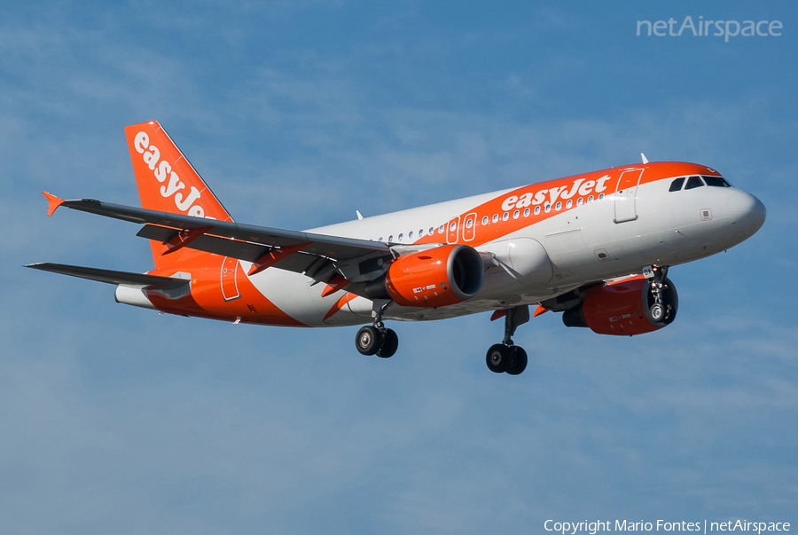 easyJet Airbus A319-111 (G-EZDA) | Photo 296851