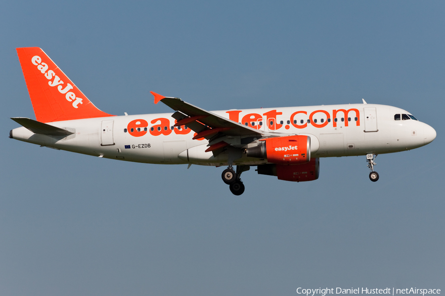 easyJet Airbus A319-111 (G-EZDB) | Photo 453192