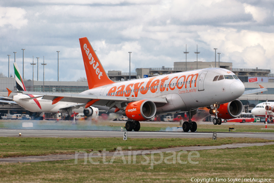 easyJet Airbus A319-111 (G-EZDB) | Photo 25048
