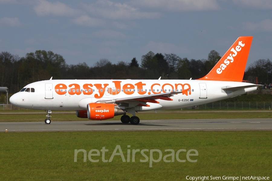 easyJet Airbus A319-111 (G-EZDC) | Photo 106930