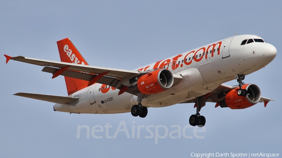 easyJet Airbus A319-111 (G-EZDC) | Photo 213270