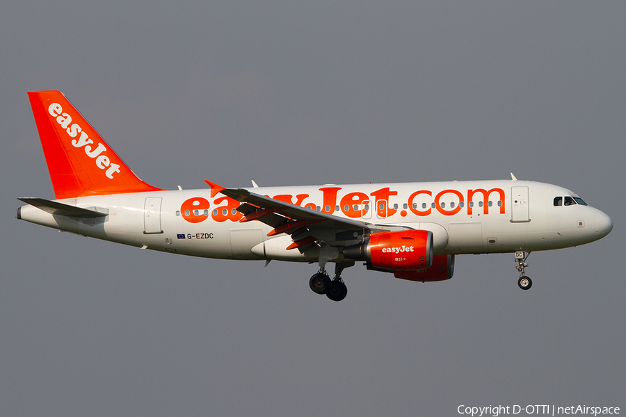 easyJet Airbus A319-111 (G-EZDC) | Photo 351675
