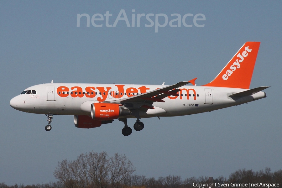 easyJet Airbus A319-111 (G-EZDD) | Photo 105721