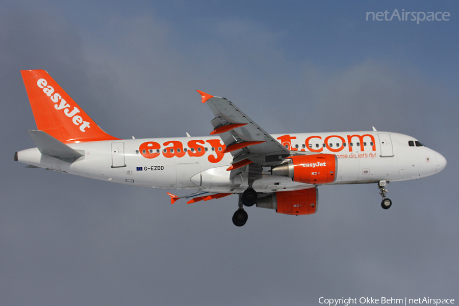 easyJet Airbus A319-111 (G-EZDD) | Photo 42276