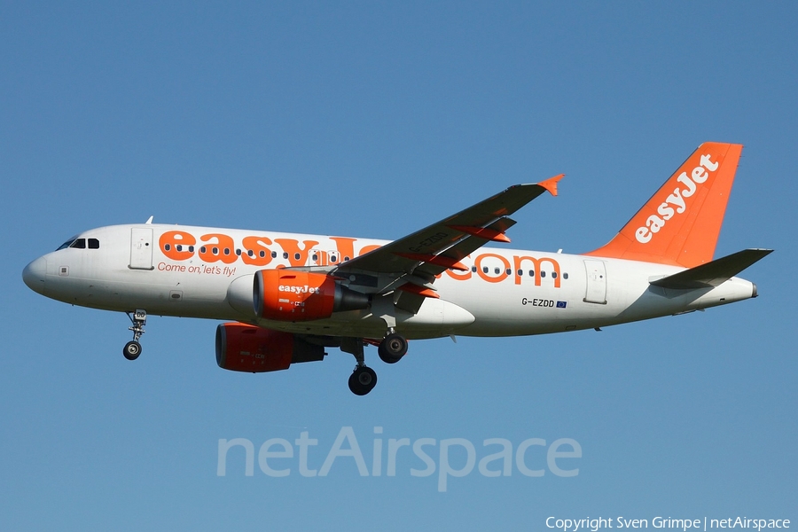 easyJet Airbus A319-111 (G-EZDD) | Photo 53179