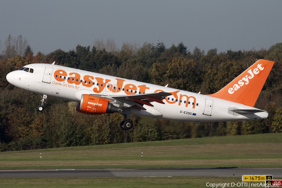 easyJet Airbus A319-111 (G-EZDD) | Photo 456505