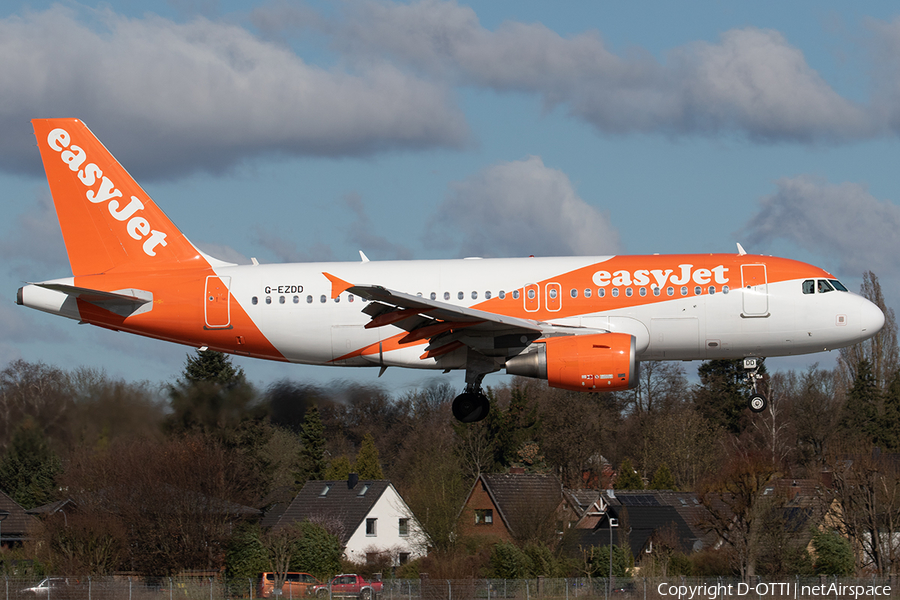 easyJet Airbus A319-111 (G-EZDD) | Photo 561138