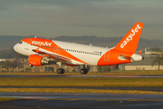 easyJet Airbus A319-111 (G-EZDE) at  Glasgow - International, United Kingdom