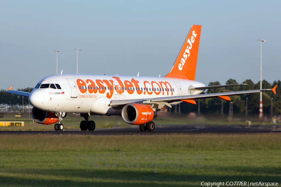 easyJet Airbus A319-111 (G-EZDF) | Photo 51406