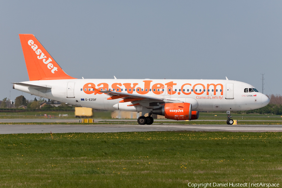 easyJet Airbus A319-111 (G-EZDF) | Photo 657966