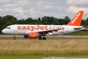 easyJet Airbus A319-111 (G-EZDF) at  Hamburg - Fuhlsbuettel (Helmut Schmidt), Germany