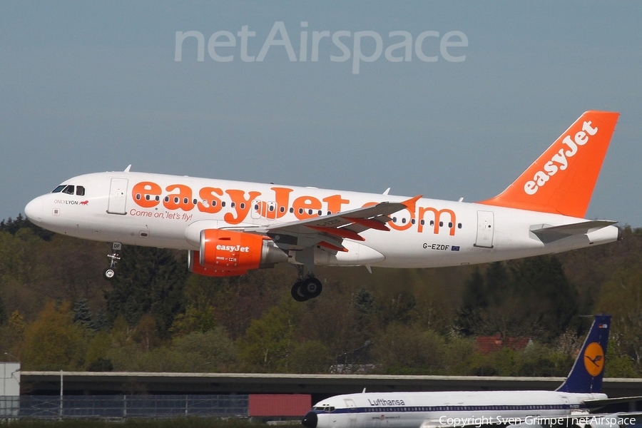 easyJet Airbus A319-111 (G-EZDF) | Photo 45410