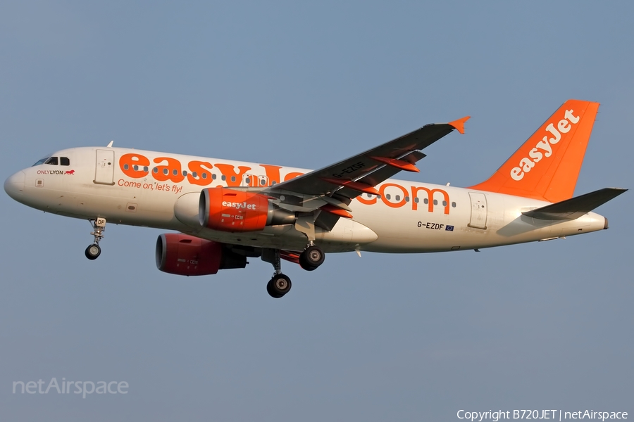 easyJet Airbus A319-111 (G-EZDF) | Photo 46046