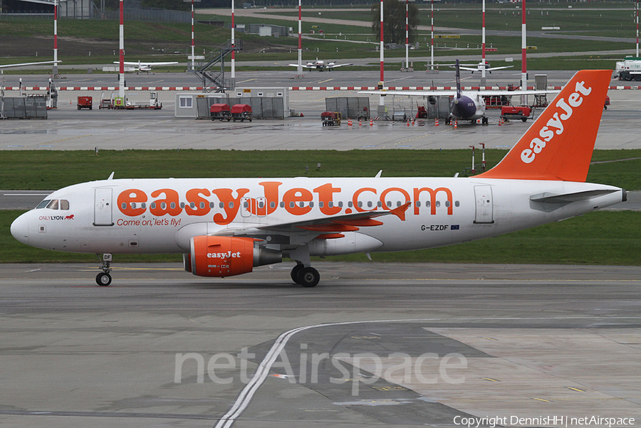 easyJet Airbus A319-111 (G-EZDF) | Photo 418504