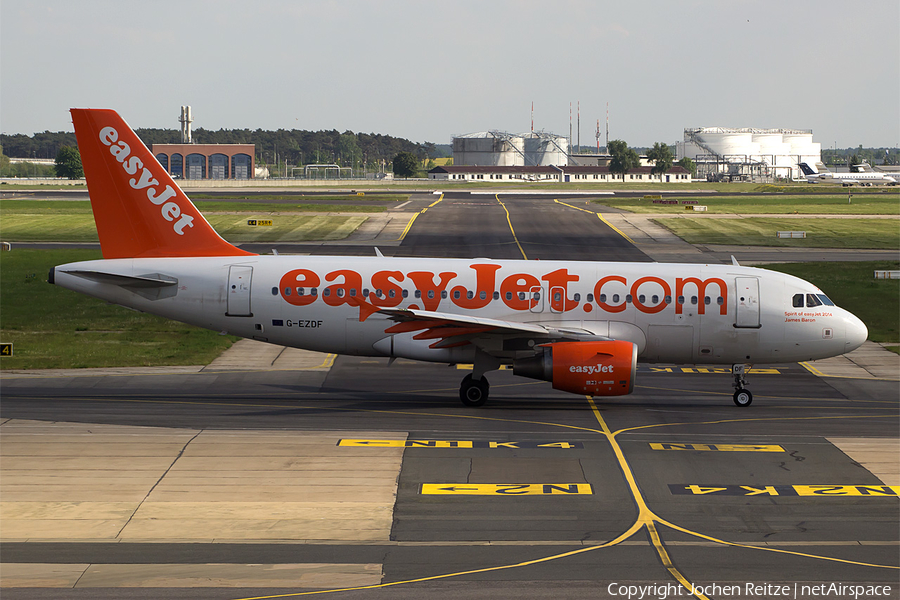 easyJet Airbus A319-111 (G-EZDF) | Photo 108064