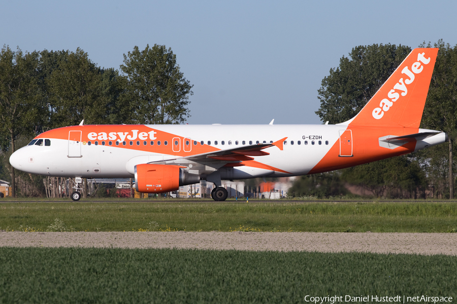 easyJet Airbus A319-111 (G-EZDH) | Photo 522476