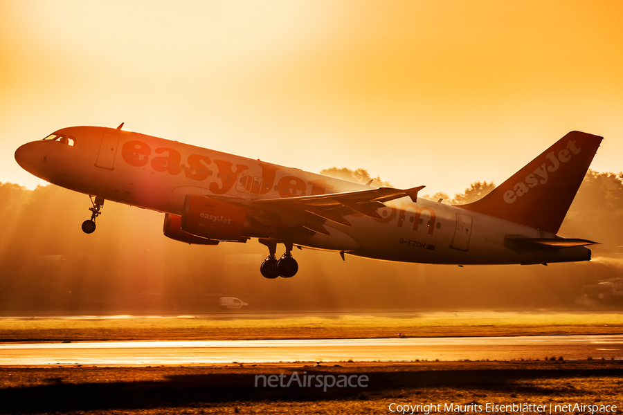 easyJet Airbus A319-111 (G-EZDH) | Photo 178192