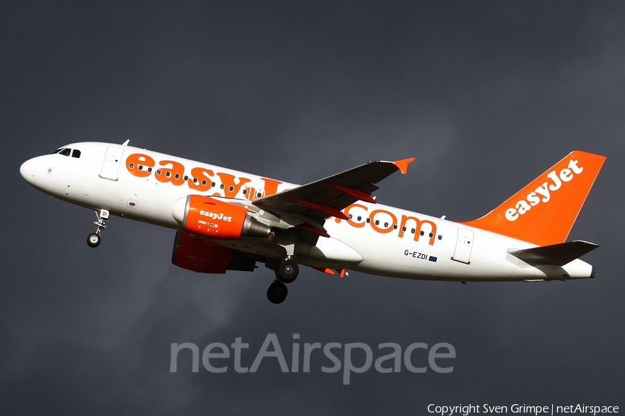 easyJet Airbus A319-111 (G-EZDI) | Photo 78170