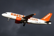 easyJet Airbus A319-111 (G-EZDI) at  Hamburg - Fuhlsbuettel (Helmut Schmidt), Germany