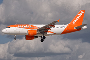 easyJet Airbus A319-111 (G-EZDI) at  Hamburg - Fuhlsbuettel (Helmut Schmidt), Germany