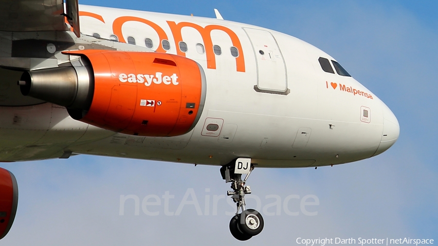 easyJet Airbus A319-111 (G-EZDJ) | Photo 210787