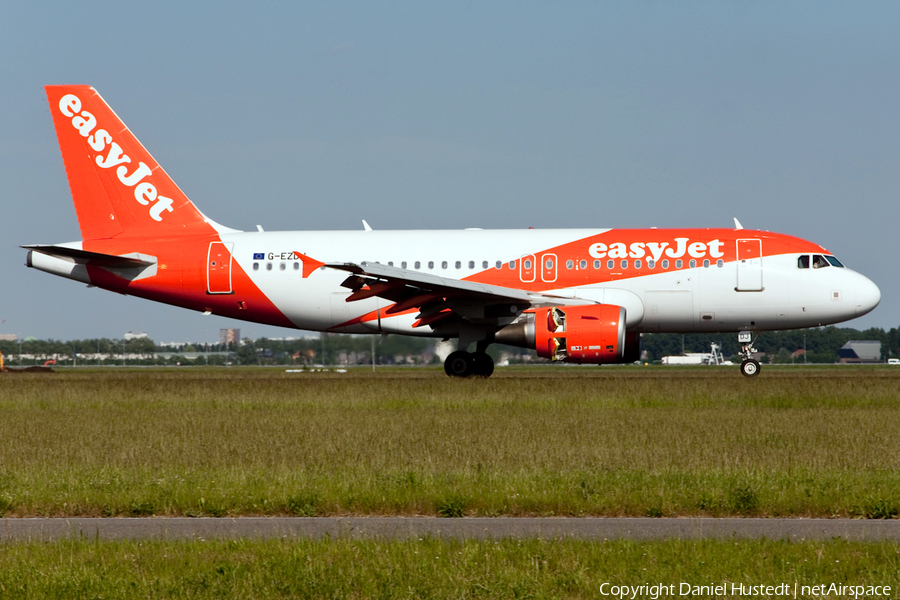 easyJet Airbus A319-111 (G-EZDJ) | Photo 480115
