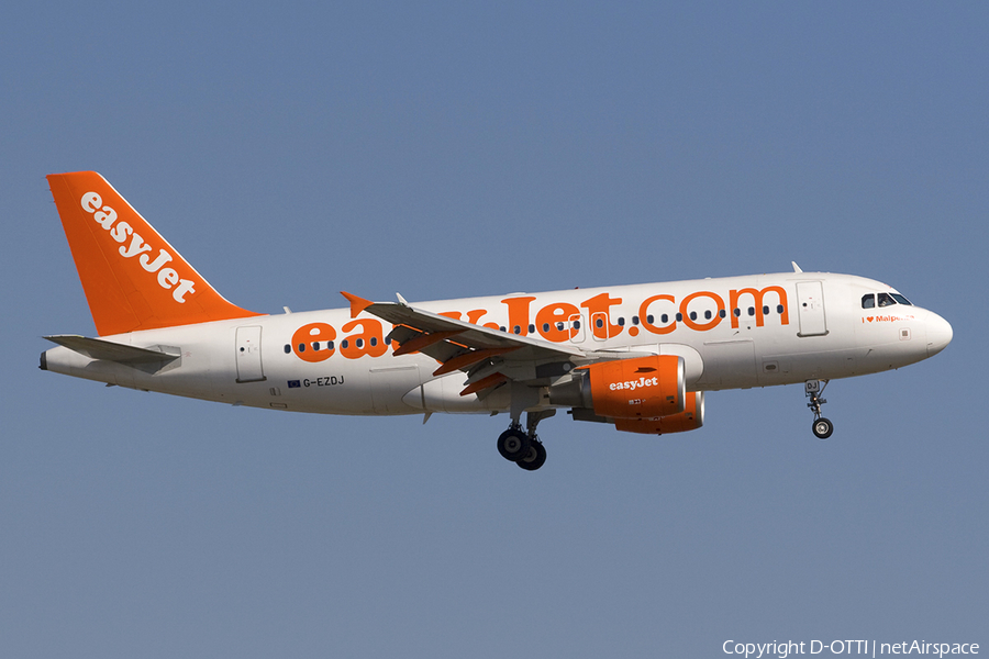 easyJet Airbus A319-111 (G-EZDJ) | Photo 276791