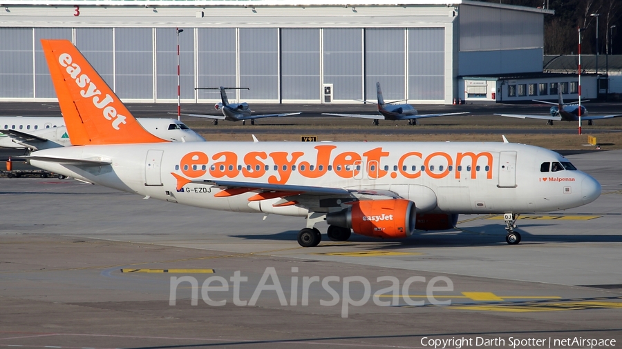 easyJet Airbus A319-111 (G-EZDJ) | Photo 209599