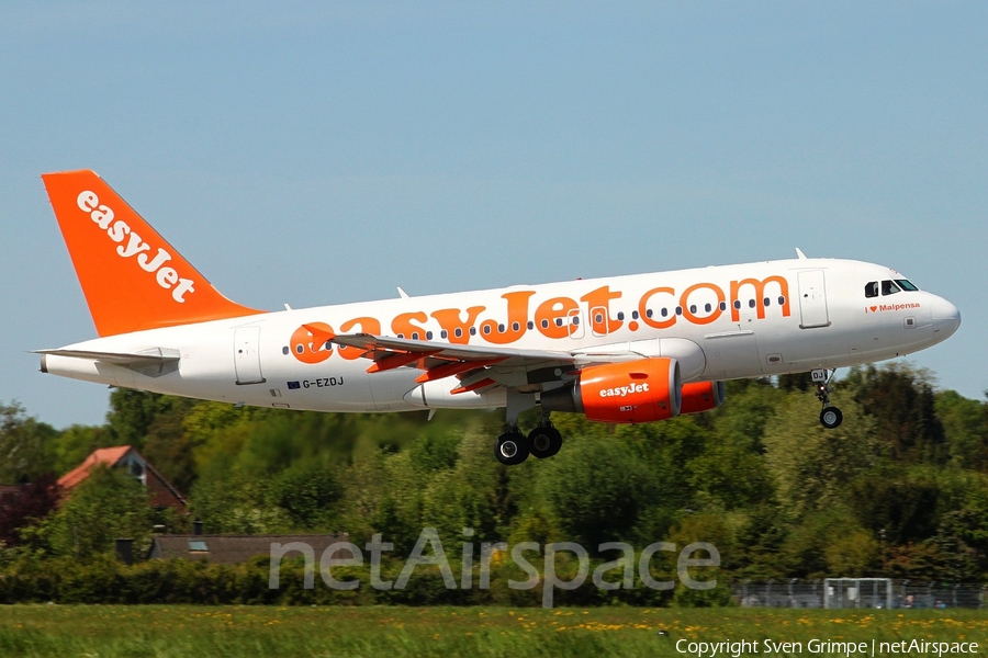 easyJet Airbus A319-111 (G-EZDJ) | Photo 18142