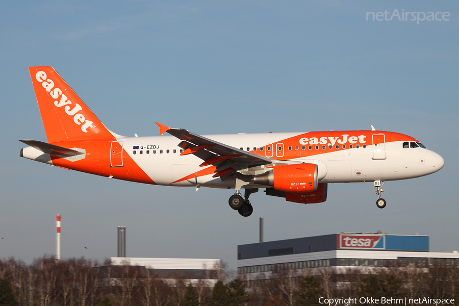 easyJet Airbus A319-111 (G-EZDJ) | Photo 69479
