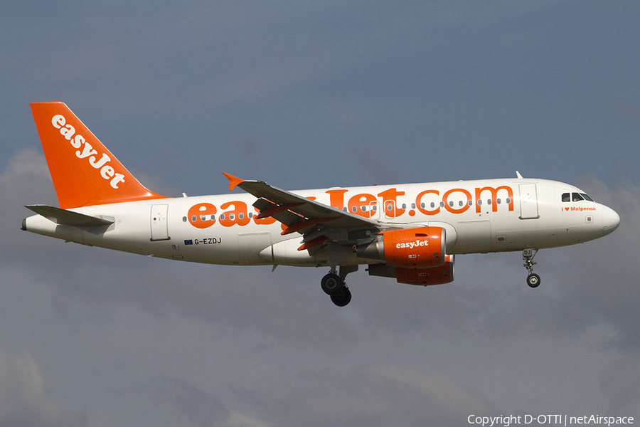 easyJet Airbus A319-111 (G-EZDJ) | Photo 288093
