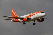 easyJet Airbus A319-111 (G-EZDJ) at  Lisbon - Portela, Portugal