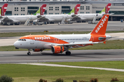 easyJet Airbus A319-111 (G-EZDJ) at  Lisbon - Portela, Portugal