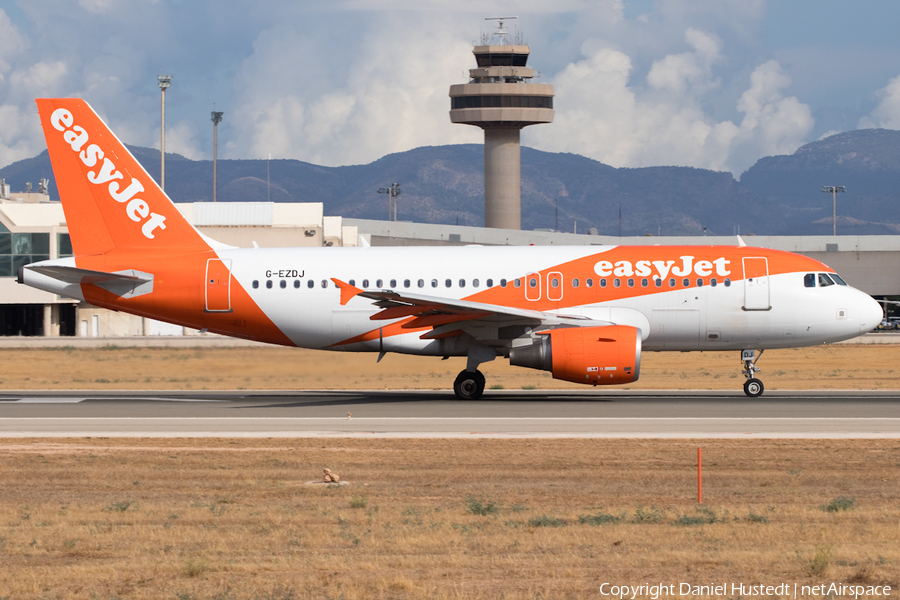 easyJet Airbus A319-111 (G-EZDJ) | Photo 535820