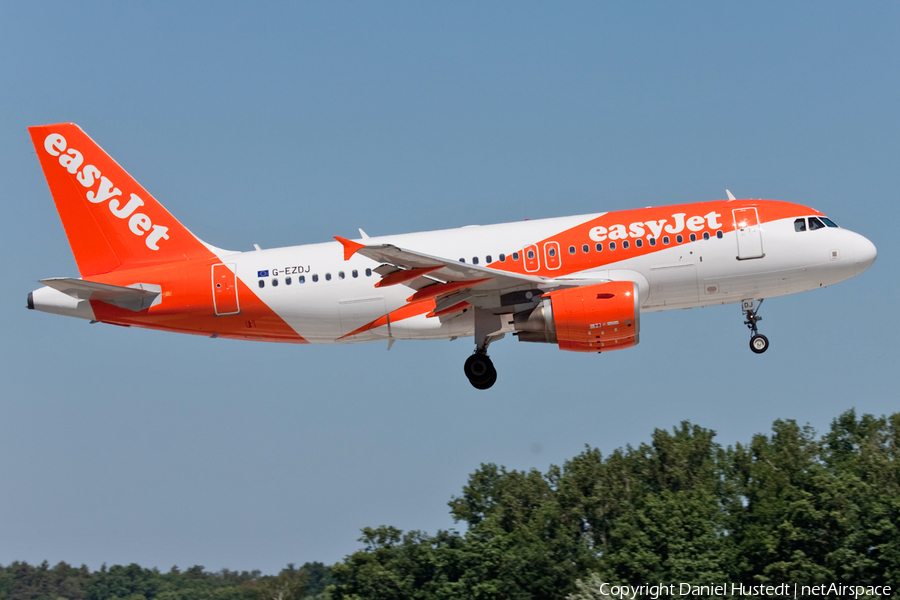 easyJet Airbus A319-111 (G-EZDJ) | Photo 502841
