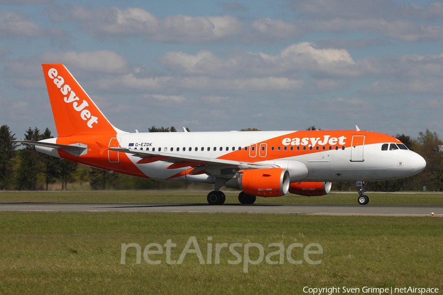 easyJet Airbus A319-111 (G-EZDK) | Photo 159439