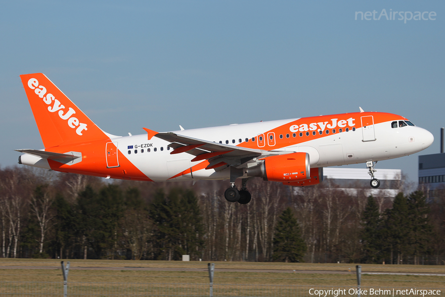 easyJet Airbus A319-111 (G-EZDK) | Photo 69480