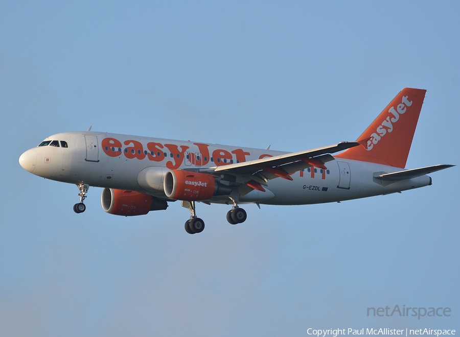 easyJet Airbus A319-111 (G-EZDL) | Photo 43970