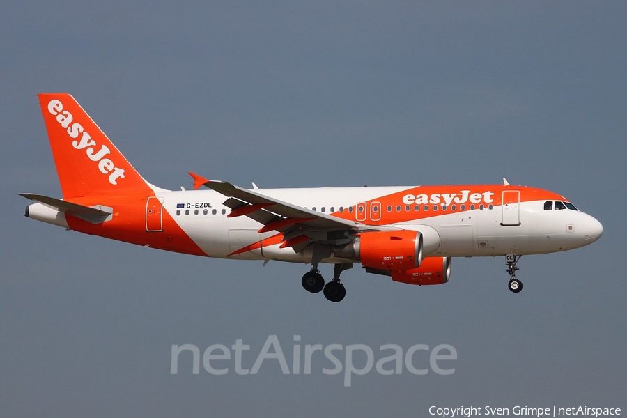 easyJet Airbus A319-111 (G-EZDL) | Photo 110596