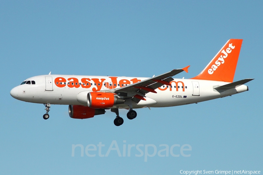 easyJet Airbus A319-111 (G-EZDL) | Photo 18148
