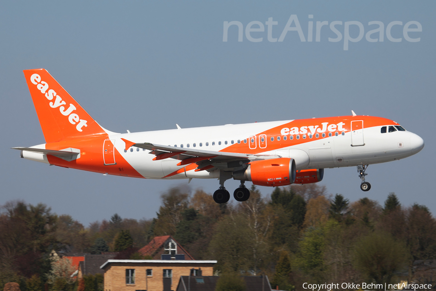 easyJet Airbus A319-111 (G-EZDL) | Photo 314037