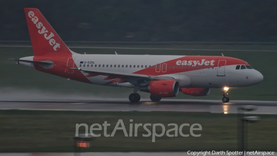 easyJet Airbus A319-111 (G-EZDL) | Photo 229729
