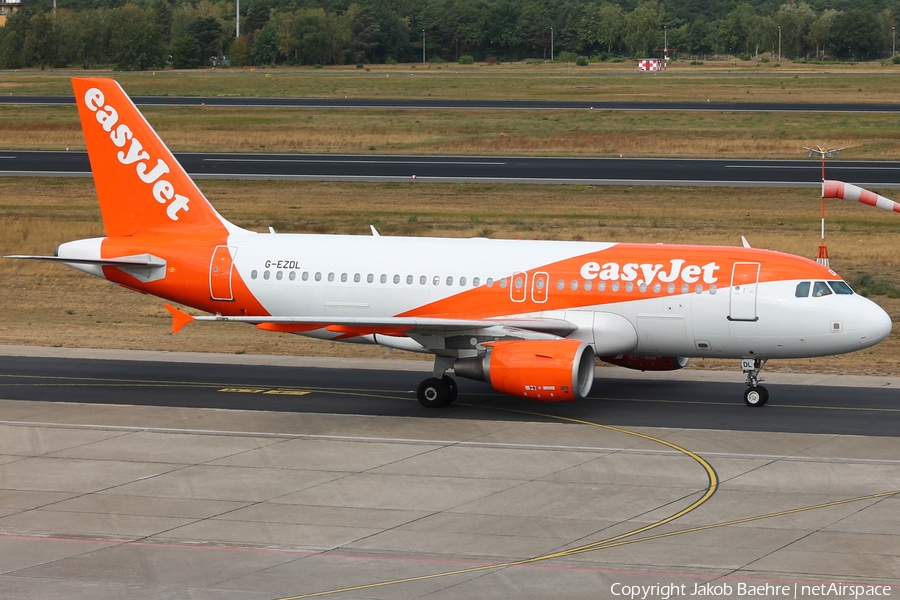 easyJet Airbus A319-111 (G-EZDL) | Photo 264357